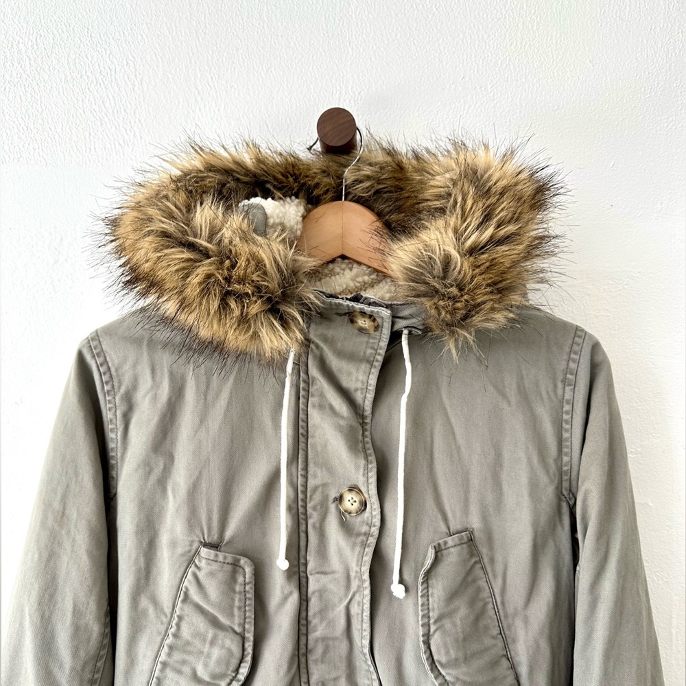 Abercrombie & Fitch Olive Utility Jacket with Fur Trimmed Hood - Picture 2 of 7